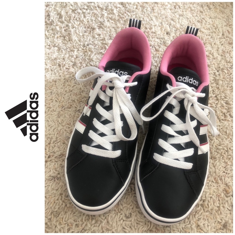 Adidas Sneakers